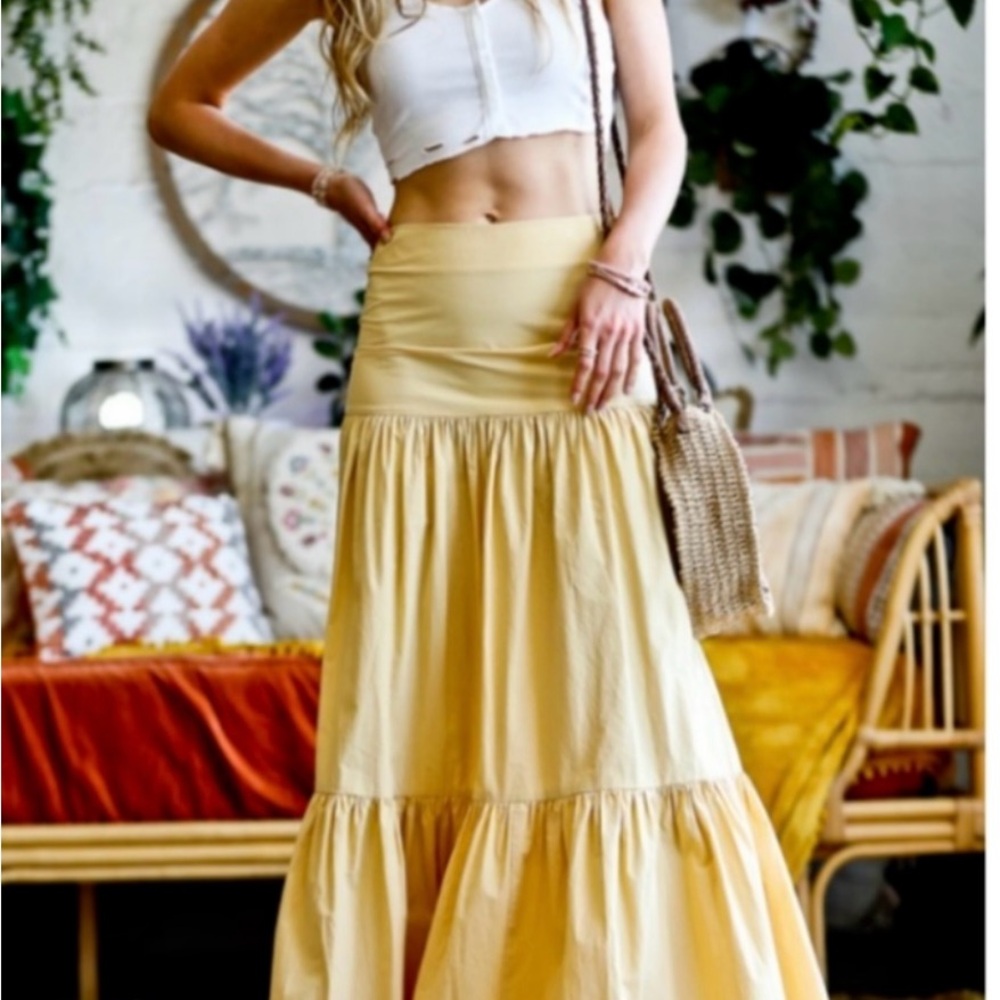 WOMEN’S YELLOW MAXI SKIRT - Picture 3 of 7